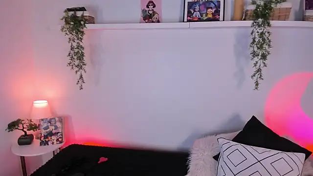 purplemoonn  online show from 13, 9, 2025