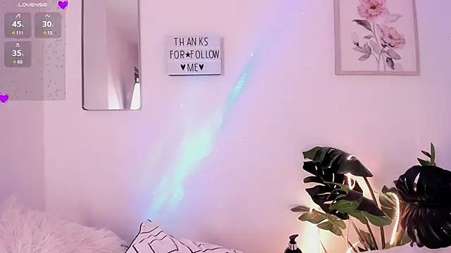 purplemoonn  online show from 4, 3, 2025