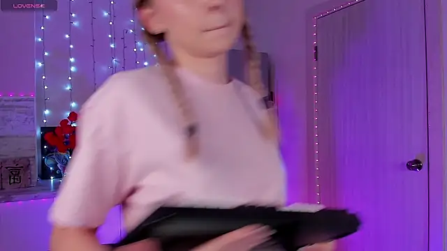 Alexa Osborn online show from 10, 3, 2025