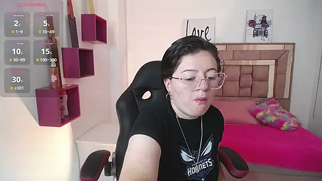 Snapshot of safyka chatting on 6, 11, 2025 safyka online show from 6, 11, 2025