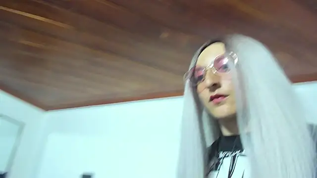 JuliethSade online show from 27, 2, 2025