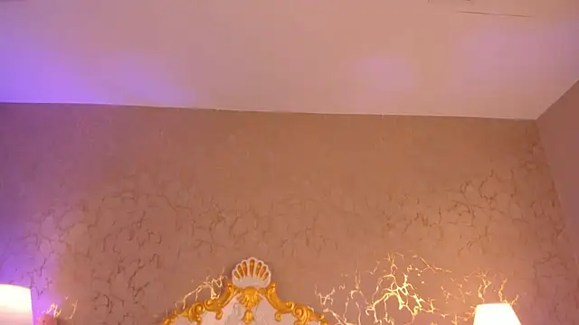 ScarlettWallace online show from 15, 4, 2026