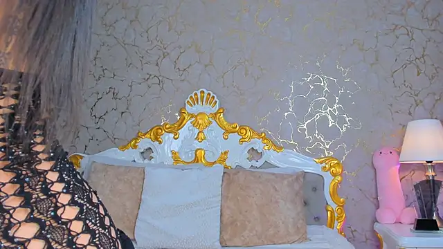 ScarlettWallace online show from 10, 3, 2025