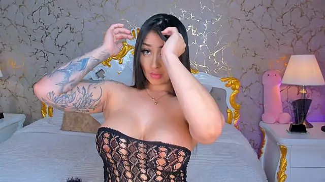 ScarlettWallace online show from 11, 3, 2025