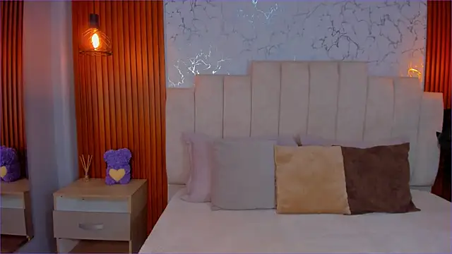 ScarlettWallace online show from 25, 9, 2025