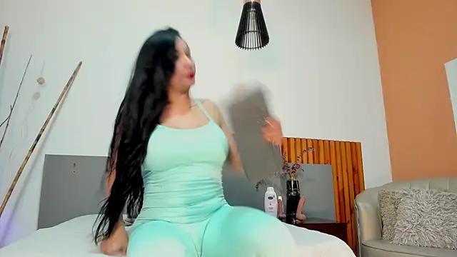 SeleneLujan online show from 27, 5, 2026