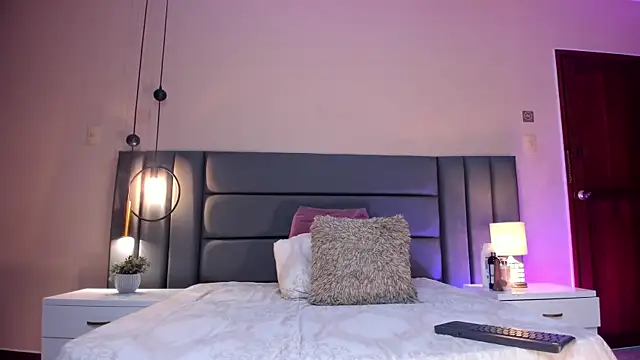 SeleneLujan online show from 1, 12, 2025