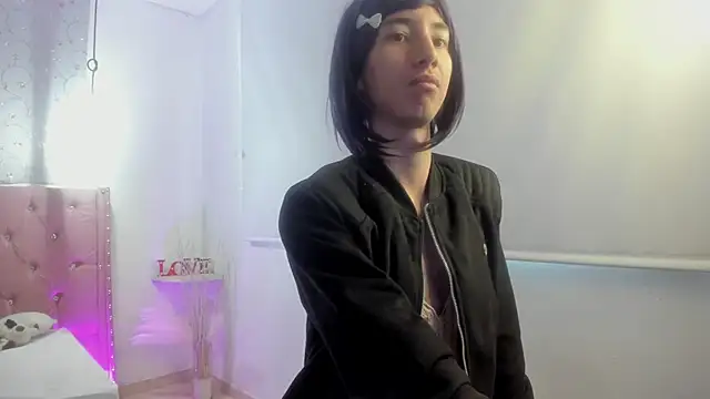 Snapshot of loverisu-coral chatting on 9, 3, 2026 loverisu-coral online show from 9, 3, 2026