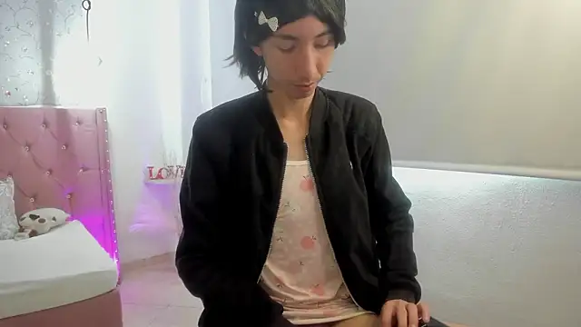 loverisu-coral online show from 4, 3, 2026