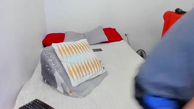 Snapshot of damian_c12 chatting on 6, 3, 2025 damian c12 online show from 6, 3, 2025