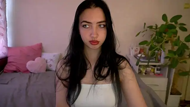 Snapshot of WildKittenX_ chatting on 18, 7, 2026 WildKittenX online show from 18, 7, 2026