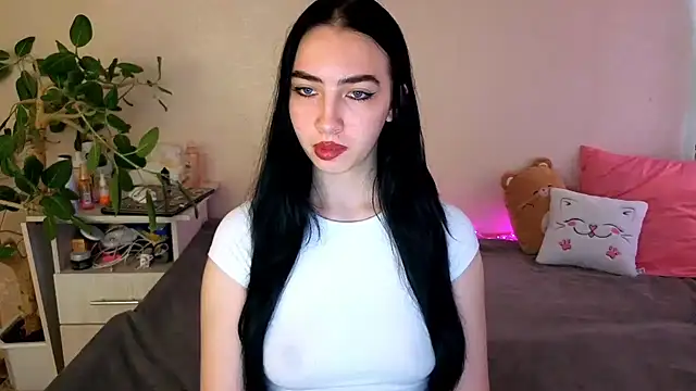 WildKittenX  online show from 4, 6, 2026