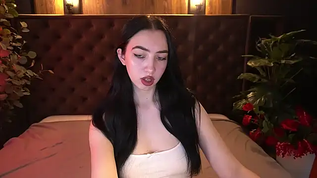 WildKittenX  online show from 17, 4, 2026