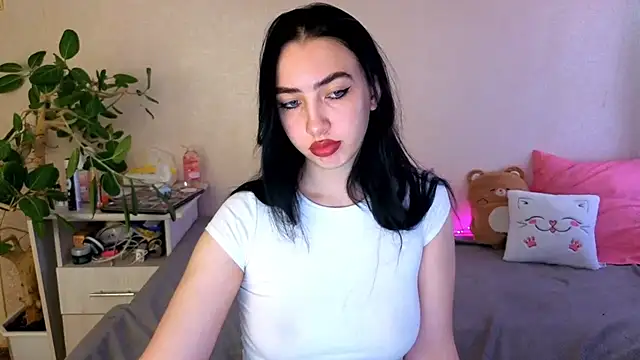 WildKittenX  online show from 5, 6, 2026
