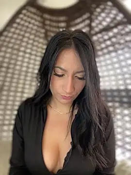 Snapshot of Mila_LS chatting on 4, 3, 2025 Mila LS online show from 4, 3, 2025