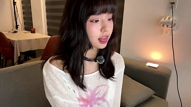 melana love online show from 12, 4, 2026