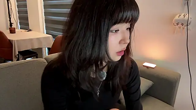 melana love online show from 7, 4, 2026