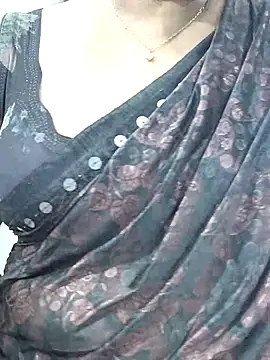 Snapshot of abinaya26 chatting on 8, 10, 2025 abinaya26 online show from 8, 10, 2025