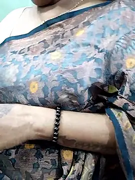 Snapshot of abinaya26 chatting on 8, 11, 2025 abinaya26 online show from 8, 11, 2025