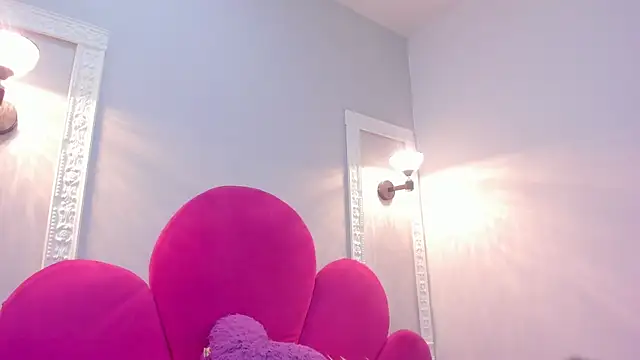 Bonniie 22 online show from 7, 10, 2025