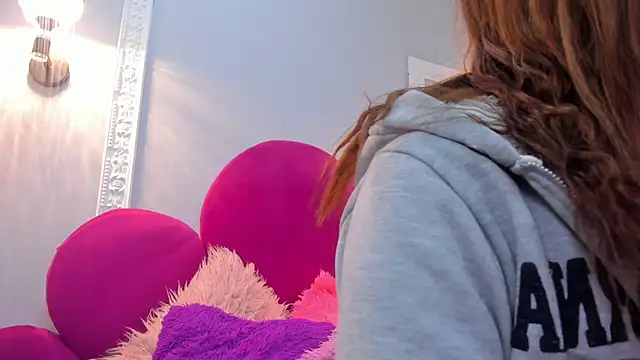 Bonniie 22 online show from 16, 10, 2025