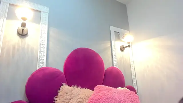 Bonniie 22 online show from 7, 4, 2026