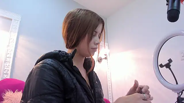 Bonniie 22 online show from 20, 10, 2025