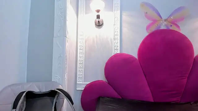 Bonniie 22 online show from 5, 11, 2025