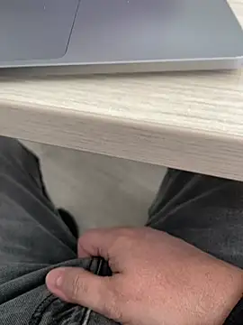 littletoy64 online show from 9, 3, 2026