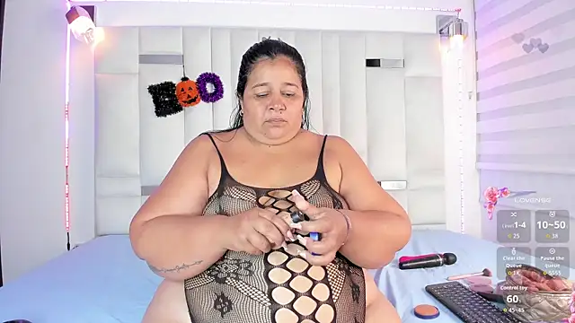 LunaaSweett online show from 29, 10, 2025