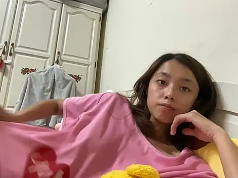 ladypaggy online show from 4, 3, 2025