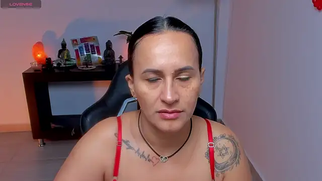 Snapshot of Sara_Charmy chatting on 4, 7, 2026 Sara Charmy online show from 4, 7, 2026