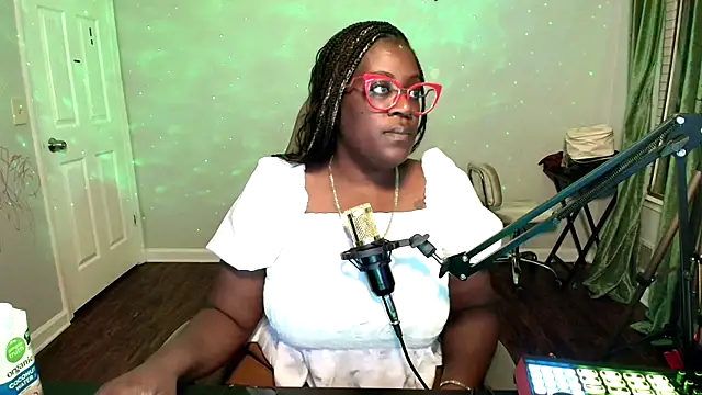 lovelyenigma365 online show from 4, 4, 2026