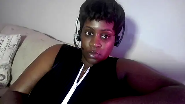 lovelyenigma365 online show from 28, 2, 2025