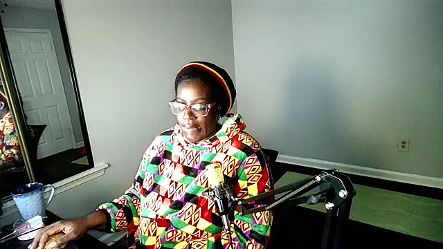 lovelyenigma365 online show from 6, 2, 2026