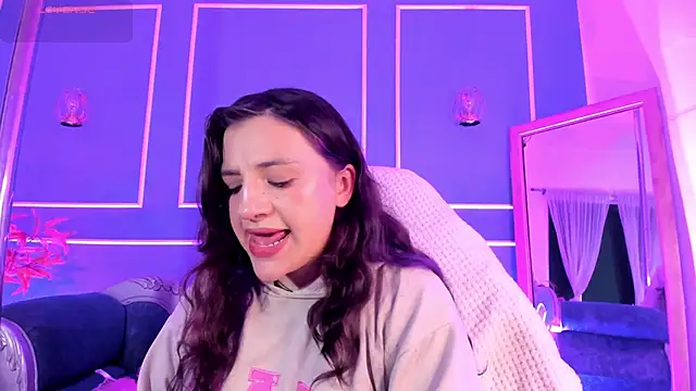 TaraTaylorr online show from 25, 11, 2025