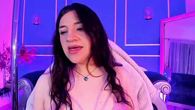 TaraTaylorr online show from 16, 12, 2025