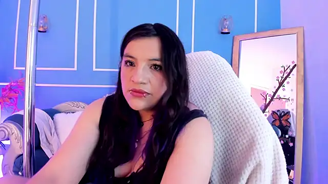 TaraTaylorr online show from 14, 4, 2026