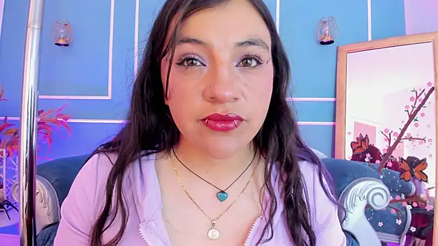 Snapshot of TaraTaylorr chatting on 4, 6, 2026 TaraTaylorr online show from 4, 6, 2026
