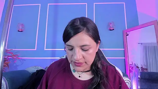 TaraTaylorr online show from 4, 11, 2025