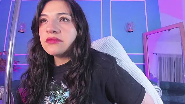 TaraTaylorr online show from 9, 10, 2025