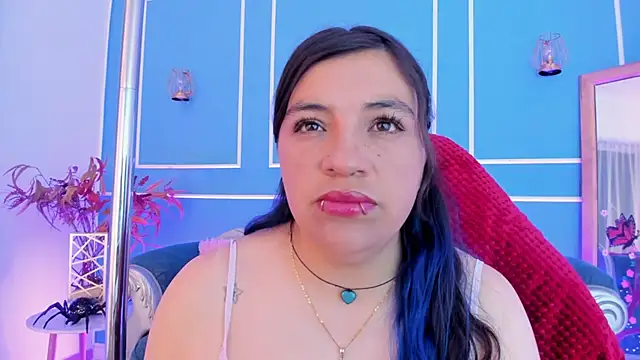 Snapshot of TaraTaylorr chatting on 6, 6, 2026 TaraTaylorr online show from 6, 6, 2026