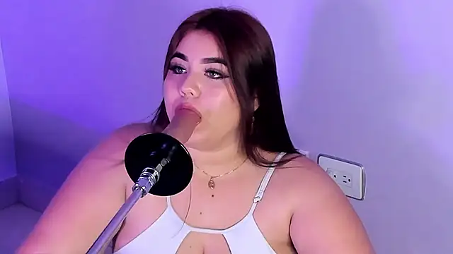 Snapshot of MadissonLee__ chatting on 29, 11, 2025 MadissonLee online show from 29, 11, 2025