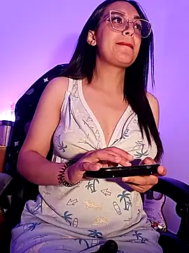 MiaStarts online show from 21, 4, 2026