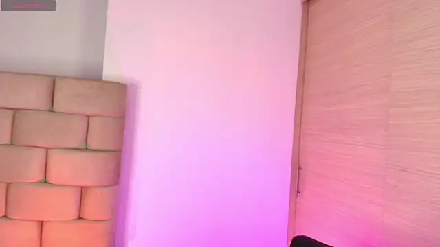 Snapshot of valeria_monsalve chatting on 7, 11, 2025 valeria monsalve online show from 7, 11, 2025