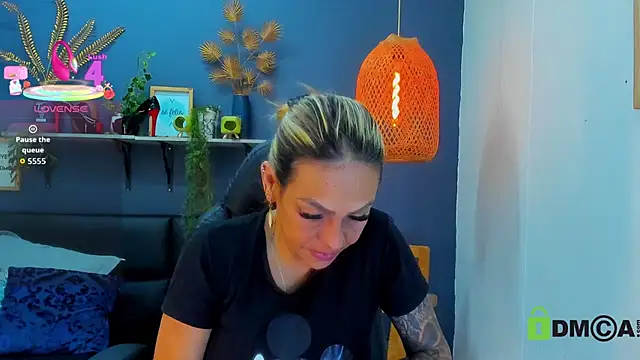 yessila parker online show from 24, 4, 2026