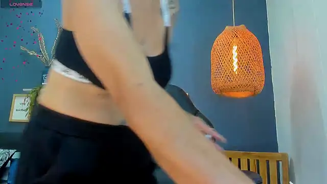 Snapshot of yessila_parker chatting on 11, 7, 2026 yessila parker online show from 11, 7, 2026