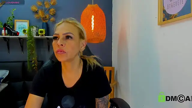 yessila parker online show from 8, 5, 2026