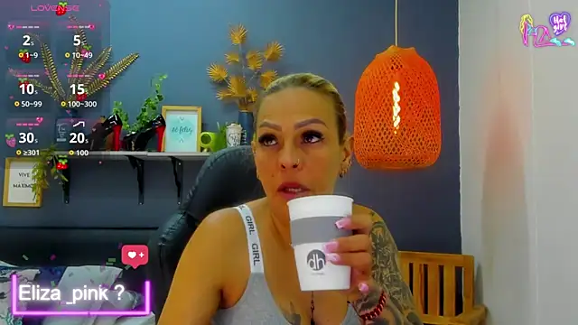 Snapshot of yessila_parker chatting on 16, 6, 2026 yessila parker online show from 16, 6, 2026