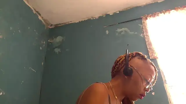 Ladyzee25 online show from 10, 11, 2025